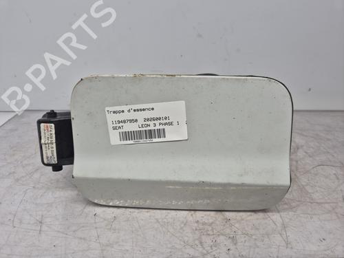 fuel-flap-seat-leon-5f1-2012-2013-2014-2015-2016-2017-2018-2019-2020-2021-32291400 main image