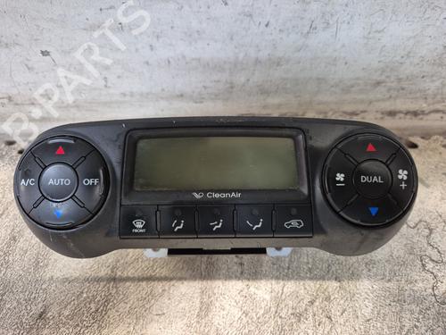 AC Styreenhet / Manøvreringsenhet HYUNDAI ix35 (LM, EL, ELH) 1.7 CRDi (116 hp) 27856338