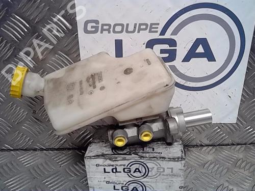 Used Brake master cylinder CITROËN DS3 (SA_) 1.4 VTi 95 (95 hp) 14521531