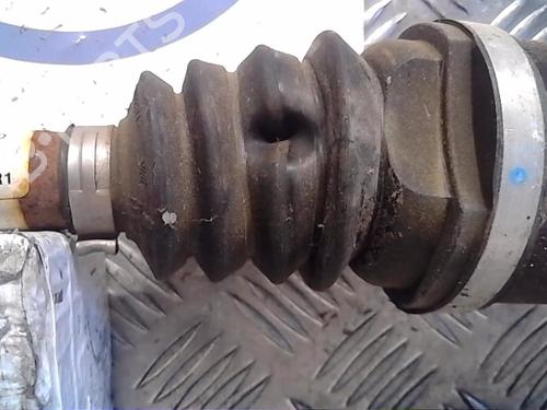 Drivaksel fortil venstre RENAULT CLIO III (BR0/1, CR0/1) 1.5 dCi (C/BR0G, C/BR1G) (68 hp) 13852820