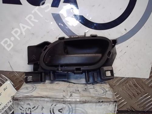 Used Front left interior door handle FIAT SCUDO Van (270_, 272_) 2.0 D Multijet (128 hp) 13855243