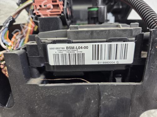 Fuse box PEUGEOT 607 (9D, 9U) 2.2 HDi | BP39453886E1 - Image 2