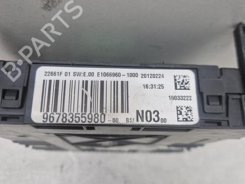 Used Fuse box Fuse box 38054566 38054566