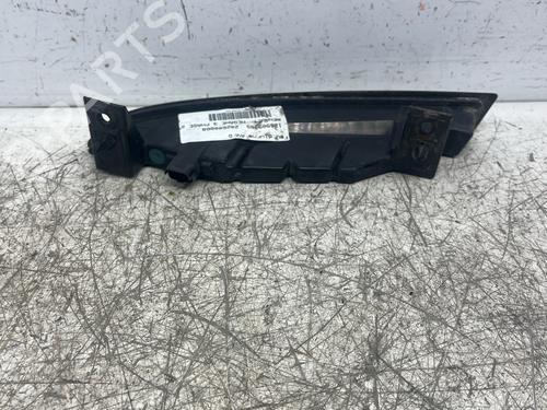 Used Left daytime light Left daytime light 38428216 38428216