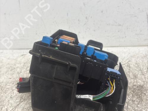 Used Fuse box Fuse box 38676134 38676134