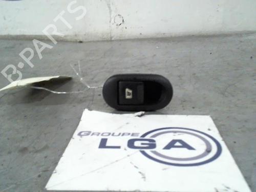 Used Right front window switch PEUGEOT 1007 (KM_) 1.4 HDi (68 hp) 13867631