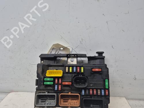 Used Fuse box Fuse box 33443834 33443834