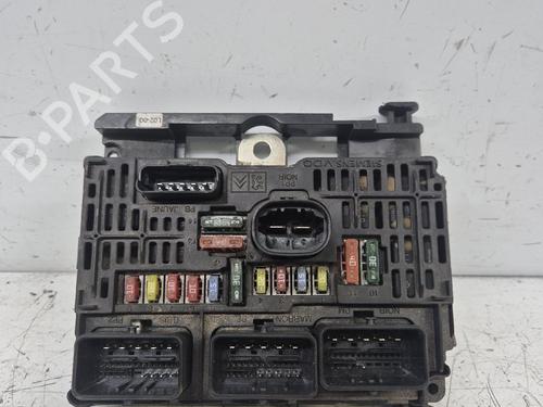 Used Fuse box Fuse box 37729094 37729094