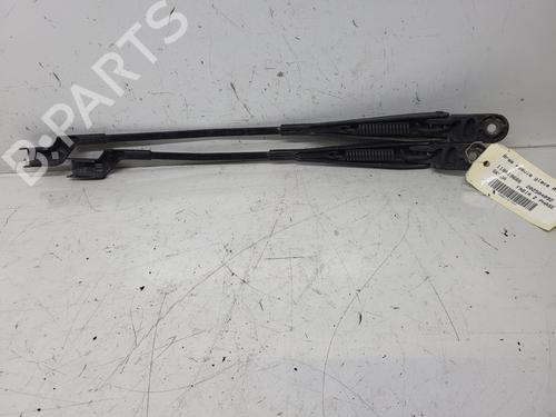 front-windshield-wiper-arm-skoda-fabia-ii-542-2006-2007-2008-2009-2010-2011-2012-2013-2014-36053658 main image