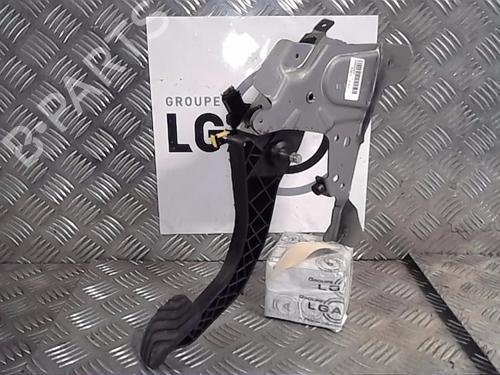 Clutch pedal RENAULT KADJAR (HA_, HL_) 1.2 TCe 130 (HLMR) | BP14554527I13