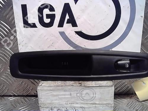 Used Left rear window switch RENAULT KADJAR (HA_, HL_) 1.2 TCe 130 (HLMR) (130 hp) 13856659