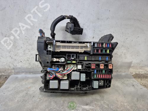 Caixa de fusíveis TOYOTA VERSO (_R2_) 2.0 D-4D (AUR20_, AUR20R) (124 hp) 30582772