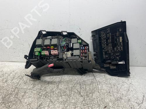 Used Fuse box Fuse box 39500573 39500573