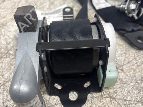 Used Front right seatbelt Front right seatbelt 38226200 38226200