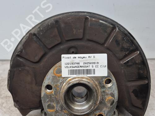 Used Right front steering knuckle Right front steering knuckle VW PASSAT B6 (3C2) [2005-2011] 33211081 33211081