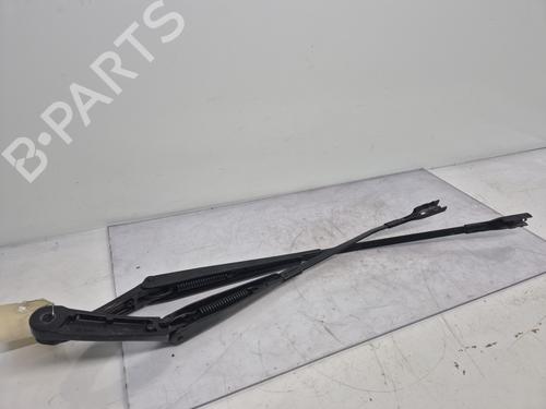 front-windshield-wiper-arm-audi-a3-sportback-8va-8vf-2012-2013-2014-2015-2016-2017-2018-2019-2020-2021-31819146 main image