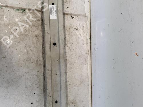 Used Front bumper reinforcement Front bumper reinforcement 37149761 37149761