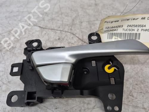 Højre bagtil invendig håndtag HYUNDAI TUCSON (TL, TLE) 1.7 CRDi (116 hp) 32431505