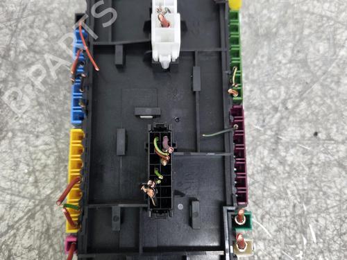 Used Fuse box Fuse box 39453899 39453899