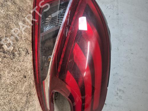 Right taillight PEUGEOT 208 I (CA_, CC_) 1.2 VTI 82 9825601180