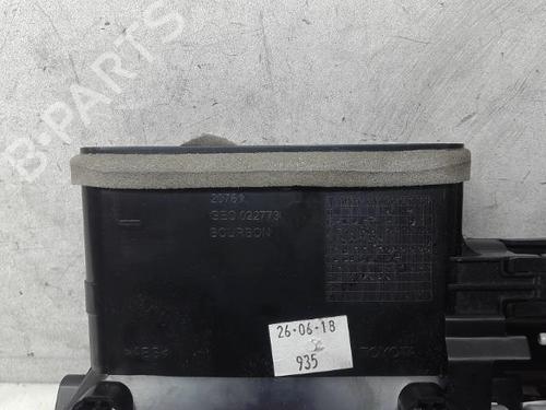 Air vent TOYOTA AURIS (_E18_) 1.8 Hybrid (ZWE186_, ZWE186R) | BP15135902I21 