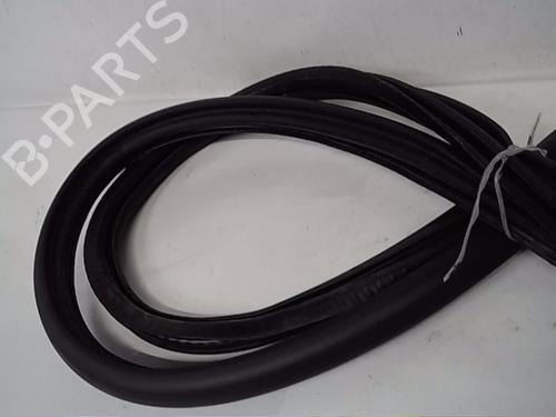 Rubber door seal DS DS 7 Crossback (J4_, JR_, JC_) 1.6 PureTech 180 (J45GFR) 9811537480