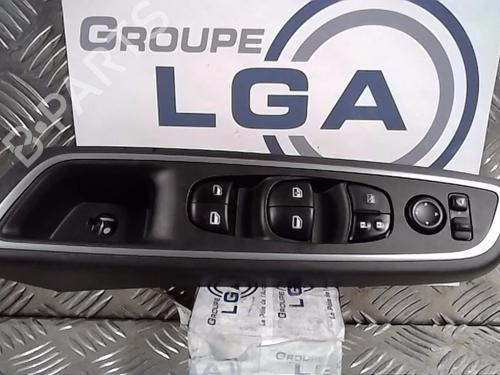 Used Left front window switch NISSAN MICRA V (K14) 1.0 DIG-T 117 (117 hp) 13862330
