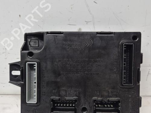 Used Fuse box Fuse box RENAULT CAPTUR I (J5_, H5_) 1.5 dCi 90 (J5N4, J5M5, J5MW, J5M6, J5AL, J5AJ) (90 hp) 33807997 33807997
