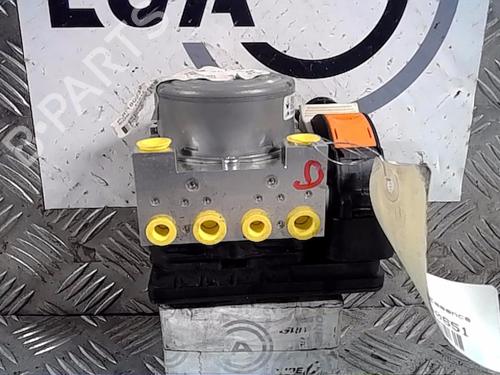 Used ABS pump RENAULT MEGANE IV Hatchback (B9A/M/N_) [2015-2025]  13853850