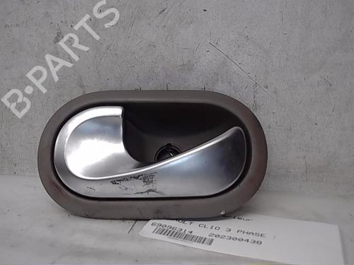 Venstre foran invendig håndtak RENAULT CLIO III (BR0/1, CR0/1) 1.5 dCi (BR0H, CR0H, CR1S, BR1S) (106 hp) 13831244