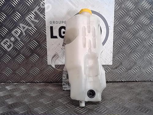 Used Windscreen washer tank RENAULT TWINGO III (BCM_, BCA_) [2014-2025]  13850545
