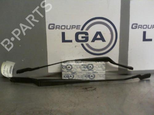 Used Front windshield wiper arm PEUGEOT 308 I (4A_, 4C_) 1.6 HDi (112 hp) 14547227