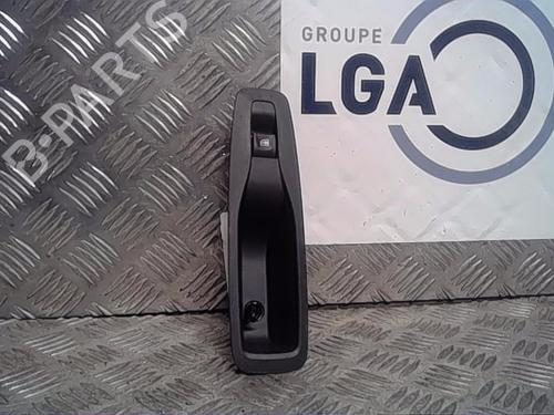 Used Right rear window switch RENAULT KADJAR (HA_, HL_) 1.5 BLUE dCi 115 (HLA6) (116 hp) 13857513
