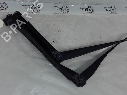 Used Front windshield wiper arm NISSAN JUKE (F15) 1.6 (117 hp) 18018783