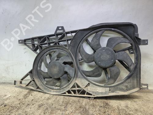 Used Radiator fan RENAULT TRAFIC II Van (FL) [2001-2025]  29215136