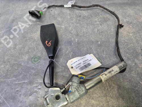 Used Seat buckle RENAULT KANGOO Express (FW0/1_) [2008-2025]  30868077