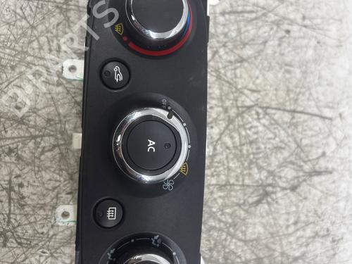 Used Climate control Climate control 38714390 38714390