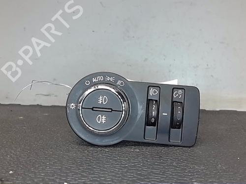 Used Headlight switch CHEVROLET CRUZE Station Wagon (J308) 1.7 TD (131 hp) 23647447