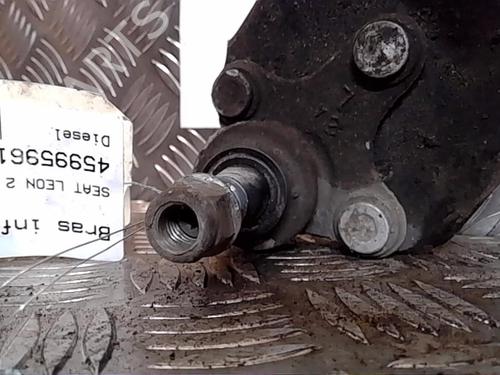 left-front-suspension-arm-seat-leon-1p1-1k0407152bd-2005-2006-2007-2008-2009-2010-2011-2012-2013-14556701 main image