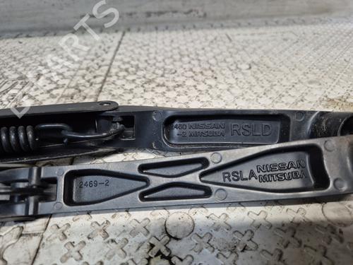 Front windshield wiper arm NISSAN QASHQAI II SUV (J11, J11_) 1.6 dCi ALL MODE 4x4-i | BP25040788C143 