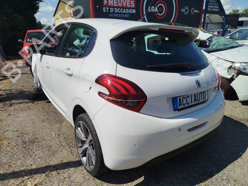 Gebruikte PEUGEOT 208 I (CA_, CC_)  1.4 HDi  4817716 Onderdelen