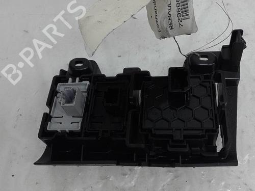Used Headlight switch RENAULT TRAFIC III Van (FG_) 1.6 dCi 125 (FGMH) (125 hp) 14982793