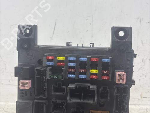 Used Fuse box Fuse box 39155735 39155735