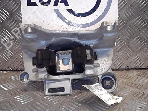 Used Engine mount RENAULT MEGANE III Hatchback (BZ0/1_, B3_) 1.6 dCi (BZ00, BZ12, BZ13) (130 hp) 14557910