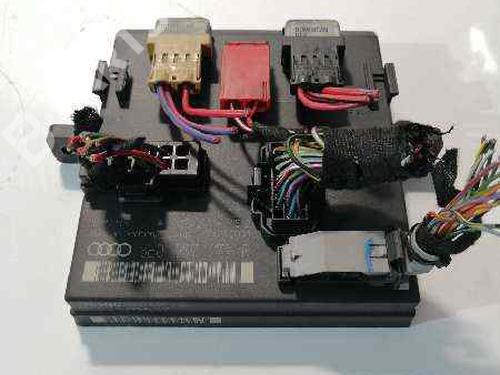 Fuse box AUDI A4 B6 (8E2) 2.5 TDI quattro 5581113 | B-Parts