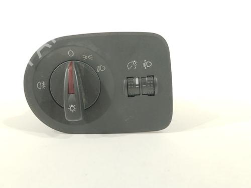 Used Headlight switch SEAT IBIZA IV (6J5, 6P1) 1.4 TDI (80 hp) 16796694
