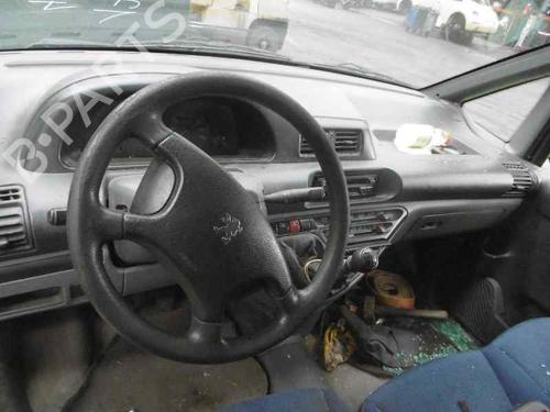 Left front steering knuckle PEUGEOT EXPERT (224_) 2.0 HDi | BP2977295M25 