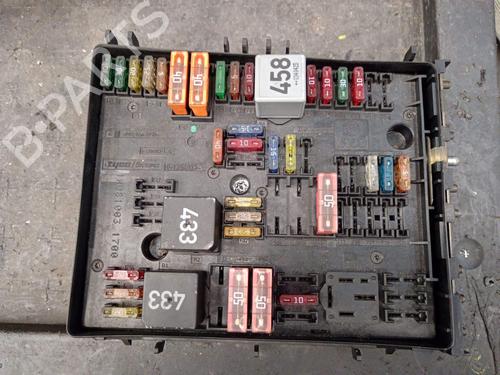 Used Fuse box Fuse box 39408703 39408703