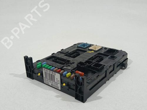 Used Fuse box Fuse box 39379870 39379870