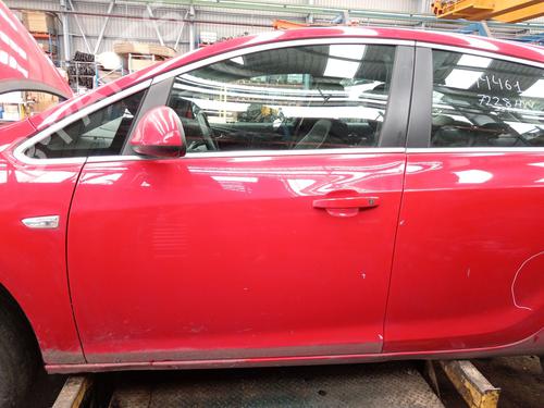Used Left front door OPEL ASTRA J (P10) 1.6 CDTi (68) (136 hp) 29004240